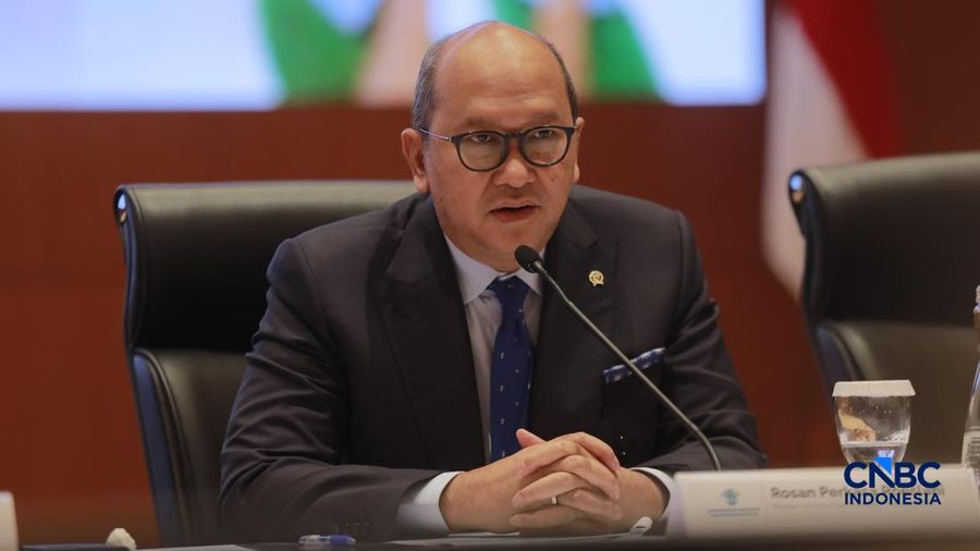 Kepala Badan Pengelola Investasi Daya Anagata Nusantara Rosan Perkasa Roeslani memberi pemaparan saat  Konferensi pers terkait RAPBN & Nota Keuangan Tahun Anggaran 2027 di Aula Cakti Buddhi Bakti, kantor pusat Direktorat Jenderal Pajak Kementerian Ke