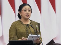 Ketua DPR RI, Puan Maharani menyampaikan pidato di Gedung Nusantara, Kompleks Parlemen Senayan, Jakarta Pusat, Jumat (14/8/2026). (YouTube/Sekretariat Presiden)
