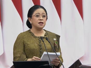 Ketua DPR RI, Puan Maharani menyampaikan pidato di Gedung Nusantara, Kompleks Parlemen Senayan, Jakarta Pusat, Jumat (14/8/2026). (YouTube/Sekretariat Presiden)