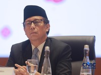 Menteri Kesehatan Budi Gunadi Sadikin memberi pemaparan saat Konferensi pers terkait RAPBN & Nota Keuangan Tahun Anggaran 2027 di Aula Cakti Buddhi Bakti, kantor pusat Direktorat Jenderal Pajak Kementerian Keuangan, Jakarta Selatan, Jumat (14/8/2026)
