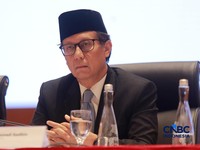 Menteri Kesehatan Budi Gunadi Sadikin memberi pemaparan saat Konferensi pers terkait RAPBN & Nota Keuangan Tahun Anggaran 2027 di Aula Cakti Buddhi Bakti, kantor pusat Direktorat Jenderal Pajak Kementerian Keuangan, Jakarta Selatan, Jumat (14/8/2026)
