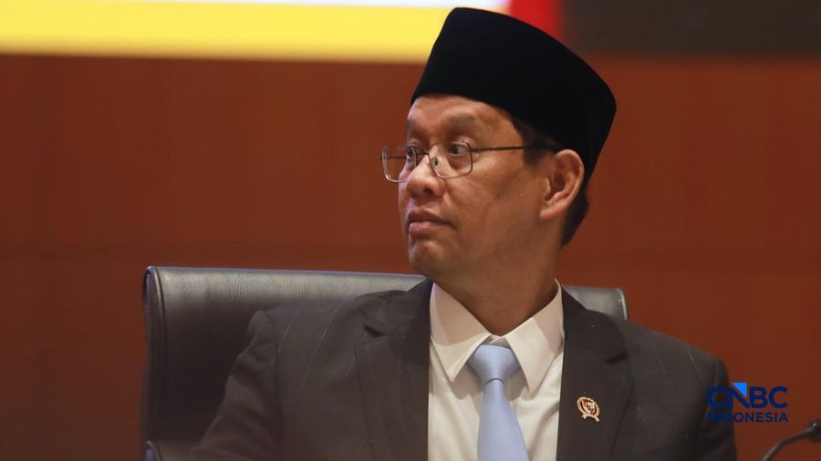 Menteri Keuangan Purbaya Yudhi Sadewa memberi pemaparan saat  Konferensi pers terkait RAPBN & Nota Keuangan Tahun Anggaran 2027 di Aula Cakti Buddhi Bakti, kantor pusat Direktorat Jenderal Pajak Kementerian Keuangan, Jakarta Selatan, Jumat (14/8/2026