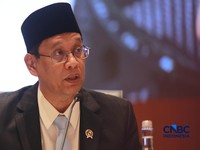 Menteri Keuangan Purbaya Yudhi Sadewa memberi pemaparan saat  Konferensi pers terkait RAPBN & Nota Keuangan Tahun Anggaran 2027 di Aula Cakti Buddhi Bakti, kantor pusat Direktorat Jenderal Pajak Kementerian Keuangan, Jakarta Selatan, Jumat (14/8/2026