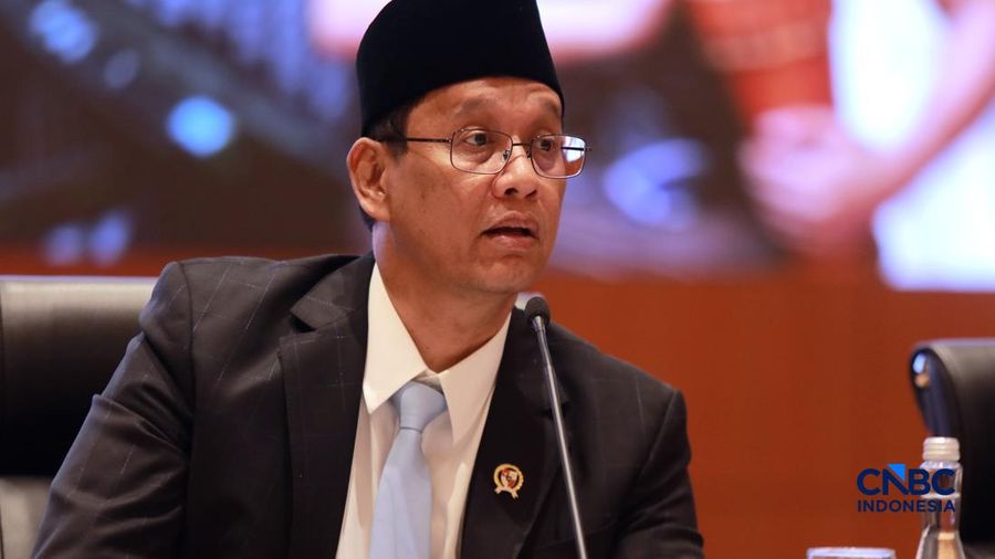 Menteri Keuangan Purbaya Yudhi Sadewa memberi pemaparan saat  Konferensi pers terkait RAPBN & Nota Keuangan Tahun Anggaran 2027 di Aula Cakti Buddhi Bakti, kantor pusat Direktorat Jenderal Pajak Kementerian Keuangan, Jakarta Selatan, Jumat (14/8/2026