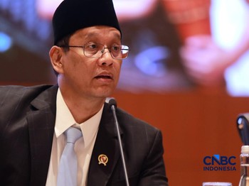 Menteri Keuangan Purbaya Yudhi Sadewa memberi pemaparan saat  Konferensi pers terkait RAPBN & Nota Keuangan Tahun Anggaran 2027 di Aula Cakti Buddhi Bakti, kantor pusat Direktorat Jenderal Pajak Kementerian Keuangan, Jakarta Selatan, Jumat (14/8/2026