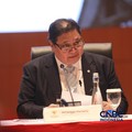 Menteri Koordinator Bidang Perekonomian, Airlangga Hartarto memberi pemaparan saat Konferensi pers terkait RAPBN & Nota Keuangan Tahun Anggaran 2027 di Aula Cakti Buddhi Bakti, kantor pusat Direktorat Jenderal Pajak Kementerian Keuangan, Jakarta Sela