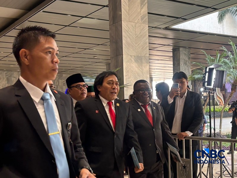 Presiden RI Prabowo Subianto saat tiba di acara Sidang Tahunan MPR dan Sidang Bersama DPR dan DPD dalam Rangka HUT ke-81 RI di Gedung Nusantara, Kompleks Parlemen Senayan, Jakarta Pusat, Jumat (14/8/2026). (CNBC Indonesia/Muhammad Sabki)