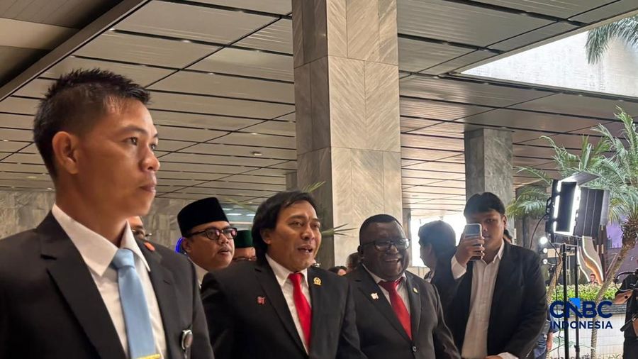 Penampakan Komeng di Sidang Tahunan MPR.  (CNBC Indonesia//Mentari Puspadini)