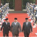 Presiden Prabowo Subianto (tengah) tiba di Sidang Tahunan MPR dan Sidang Bersama DPR dan DPD dalam Rangka HUT ke-81 RI di Gedung Nusantara, Kompleks Parlemen Senayan, Jakarta Pusat, Jumat (14/8/2026). (Tangkapan layar youtube )