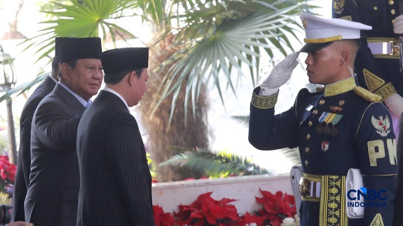 Presiden RI Prabowo Subianto saat tiba di acara Sidang Tahunan MPR dan Sidang Bersama DPR dan DPD dalam Rangka HUT ke-81 RI di Gedung Nusantara, Kompleks Parlemen Senayan, Jakarta Pusat, Jumat (14/8/2026). (CNBC Indonesia/Muhammad Sabki)