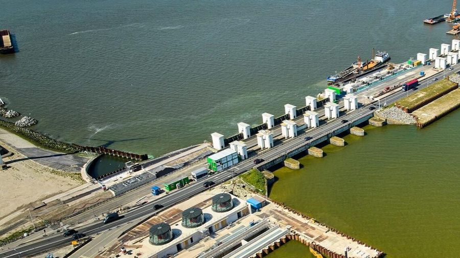 the Afsluitdijk, Giant Sea Wall Belanda