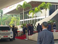 Wakil Presiden Gibran Rakabuming tiba di Sidang Tahunan MPR dan Sidang Bersama DPR dan DPD dalam Rangka HUT ke-81 RI di Gedung Nusantara, Kompleks Parlemen Senayan, Jakarta Pusat, Jumat (14/8/2026). (CNBC Indonesia/Martya Rizky)