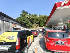 Curhat Driver Ojol Balikpapan: Antre BBM Rugi Waktu, Sudah 3 Orderan Harusnya