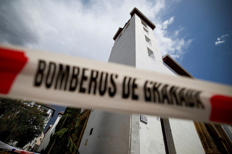 Gempa bumi berkekuatan magnitudo 5,0 mengguncang Kota Granada, Spanyol selatan, pada Sabtu dini hari, Sabtu (15/8/2026). (REUTERS/Fermin Rodriguez)