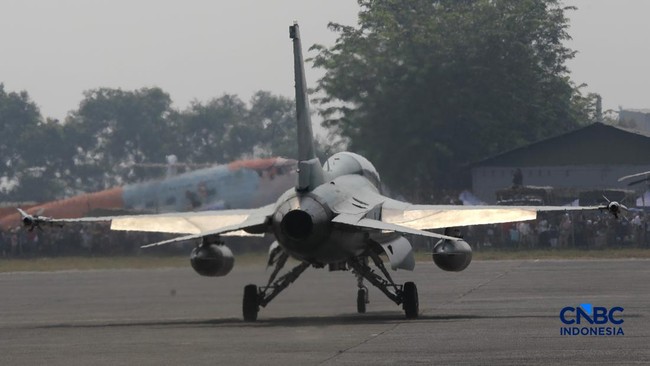 Jet F-16 Tiba-Tiba Seliweran di Langit Jakarta, Ada Apa?
