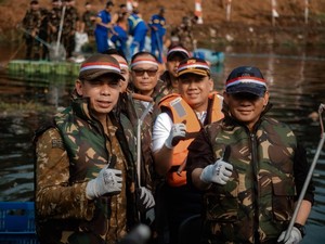 Pangdam Jaya, Kapolda Metro dan Pemprov Bersih-bersih Sungai Bersama Warga