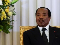 Profil Presiden Kamerun Paul Biya. (REUTERS/Guglielmo Mangiapane)