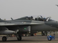 Sejumlah pesawat tempur TNI Angkatan Udara bersiap lepas landas saat latihan demo udara untuk memperingati HUT ke-81 RI di Terminal Selatan Lanud Halim Perdanakusuma, Jakarta, Sabtu, (15/8/2026). (CNBC Indonesia/Muhammad Sabki)