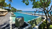 Capek Bali Terlalu Ramai? Resort Pantai Senggigi Lombok Ini Tempat Kabur Sejenak 