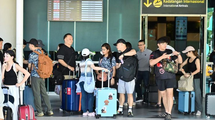 Bandara Komodo Tetap Beroperasi Pascagempa M7,7 Guncang NTT