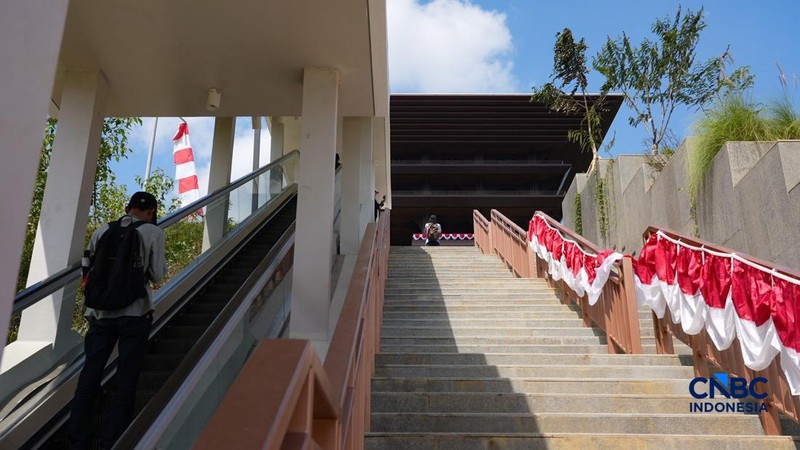 Istana Wakil Presiden di Ibu Kota Nusantara (IKN), Kalimantan Timur, untuk pertama kalinya dibuka bagi kunjungan masyarakat umum. Pembukaan tersebut dilakukan dalam momentum peringatan HUT ke-81 Kemerdekaan Republik Indonesia, Sabtu (15/8/2026). (CNB