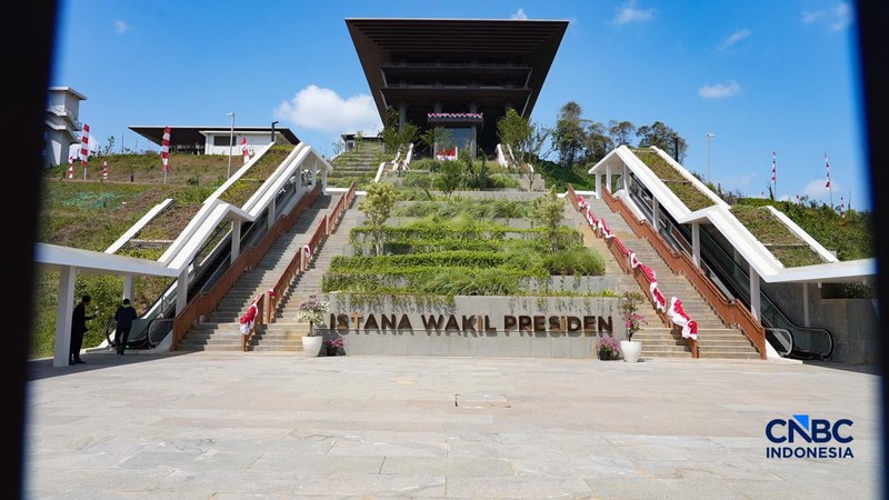 Istana Wakil Presiden di Ibu Kota Nusantara (IKN), Kalimantan Timur, untuk pertama kalinya dibuka bagi kunjungan masyarakat umum. Pembukaan tersebut dilakukan dalam momentum peringatan HUT ke-81 Kemerdekaan Republik Indonesia, Sabtu (15/8/2026). (CNB