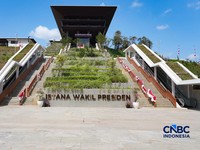 Istana Wakil Presiden di Ibu Kota Nusantara (IKN), Kalimantan Timur, untuk pertama kalinya dibuka bagi kunjungan masyarakat umum. Pembukaan tersebut dilakukan dalam momentum peringatan HUT ke-81 Kemerdekaan Republik Indonesia, Sabtu (15/8/2026). (CNB
