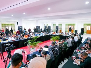 Rakor Bencana, Wamensos: Jangan Biarkan Warga Terdampak Hadapi Sendirian