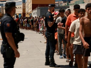 Ratusan Migran Ilegal Kembali Coba Terobos Wilayah Ceuta Spanyol