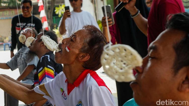 Mancing Kerupuk hingga Balap Kardus, Keseruan Lomba HUT RI di Tambun Bekasi