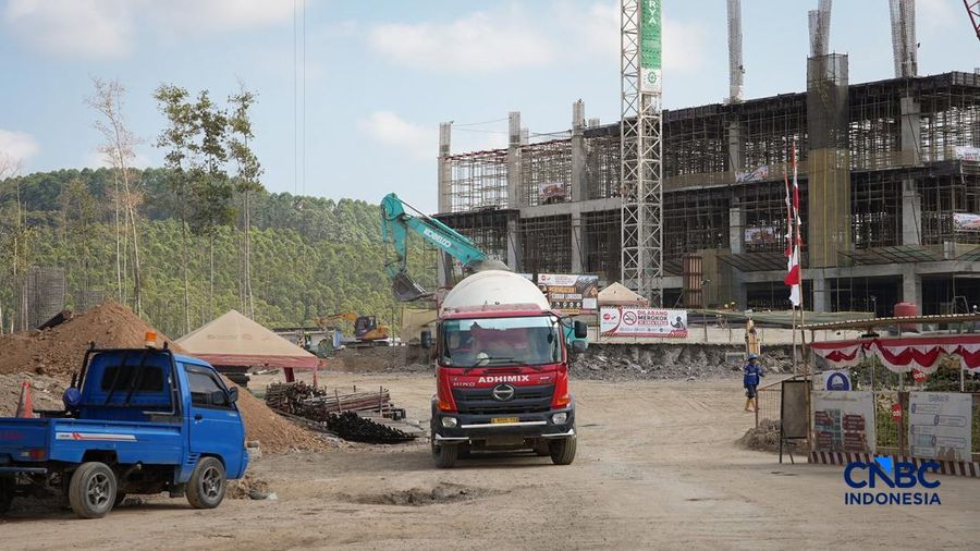 Suasana area proyek pembangunan Kawasan Yudikatif di KIPP Ibu Kota Nusantara (IKN), Penajam Paser, Kalimantan Timur, Minggu (16/8/2026). (CNBC Indonesia/Tias Budiarto)