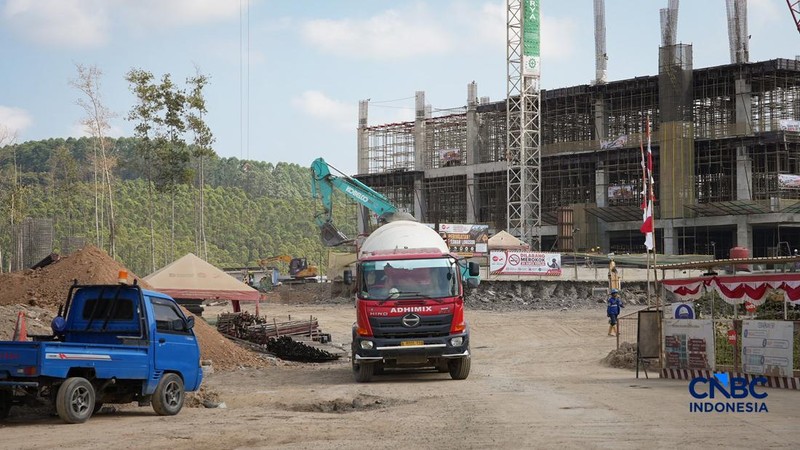 Suasana area proyek pembangunan Kawasan Yudikatif di KIPP Ibu Kota Nusantara (IKN), Penajam Paser, Kalimantan Timur, Minggu (16/8/2026). (CNBC Indonesia/Tias Budiarto)