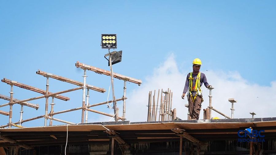 Suasana area proyek pembangunan Kawasan Yudikatif di KIPP Ibu Kota Nusantara (IKN), Penajam Paser, Kalimantan Timur, Minggu (16/8/2026). (CNBC Indonesia/Tias Budiarto)