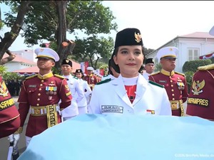 Bangganya SMKN 5 Pontianak Lihat Celine Bawa Baki di Istana Negara