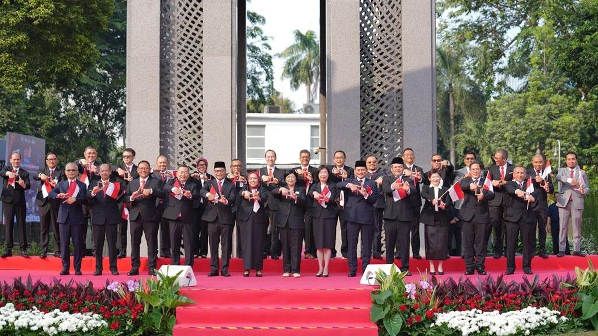 Sambut HUT RI, BI Resmikan Kartu Kredit Indonesia dan MDR QRIS 0%
