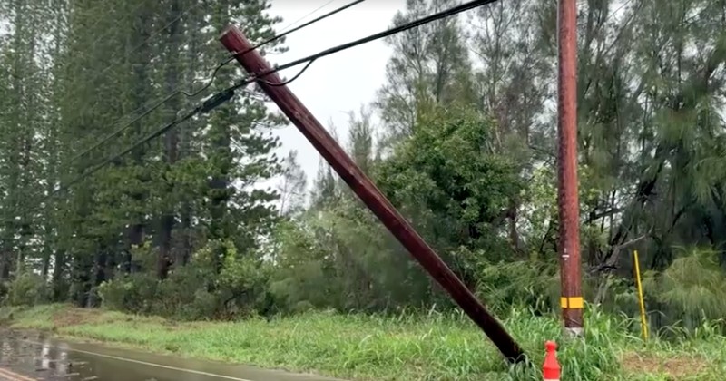 Hawaii mengalami pemadaman pada tengah hari Minggu (16 Agustus) setelah Badai Lala melintasi wilayah Big Island sebelum kekuatannya menurun menjadi badai tropis. (REUTERS)