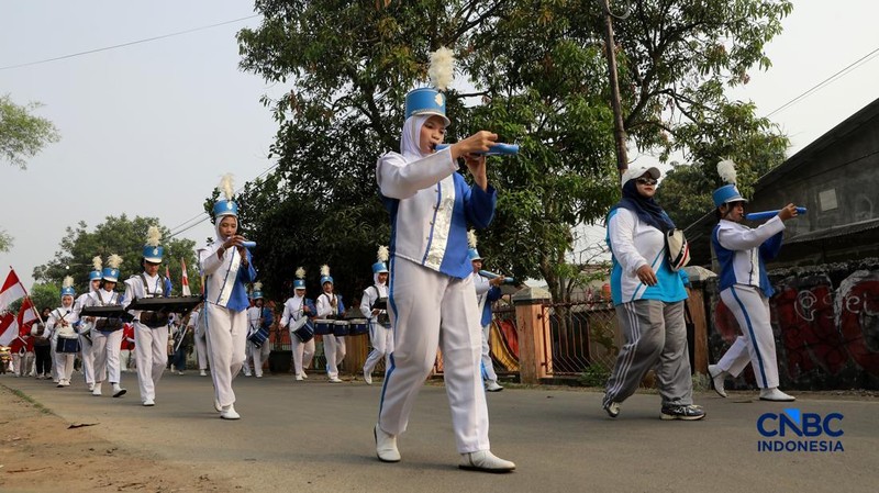Karnaval kemerdekaan di kawasan RW 05 Inkopad Tajur Halang, Bogor, Jawa Barat, Minggu (16/8/2026) kemarin. (CNBC Indonesia/Muhammad Sabki)