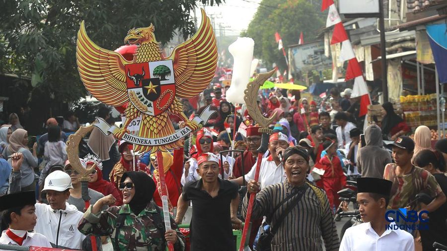 Karnaval kemerdekaan di kawasan RW 05 Inkopad Tajur Halang, Bogor, Jawa Barat, Minggu (16/8/2026) kemarin. (CNBC Indonesia/Muhammad Sabki)