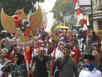 Ragam Busana Adat Meriahkan Karnaval Kemerdekaan HUT RI ke-81