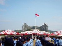 Kepala Otorita Ibu Kota Nusantara (OIKN) Basuki Hadimuljono kembali memimpin upacara HUT ke-81 Kemerdekaan RI di Plaza Seremoni IKN, Penajam Paser Utara, Kalimantan Timur, Senin (17/8/2026). (CNBC Indonesia/Tias Budiarto)