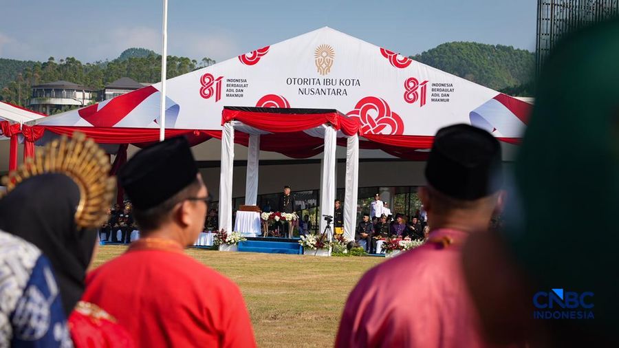 Kepala Otorita Ibu Kota Nusantara (OIKN) Basuki Hadimuljono kembali memimpin upacara HUT ke-81 Kemerdekaan RI di Plaza Seremoni IKN, Penajam Paser Utara, Kalimantan Timur, Senin (17/8/2026).