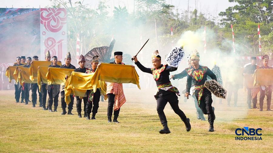 Kepala Otorita Ibu Kota Nusantara (OIKN) Basuki Hadimuljono kembali memimpin upacara HUT ke-81 Kemerdekaan RI di Plaza Seremoni IKN, Penajam Paser Utara, Kalimantan Timur, Senin (17/8/2026).
