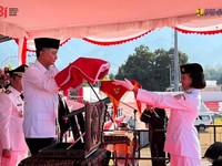 Menteri Pekerjaan Umum (PU) Dody Hanggodo menjadi inspektur Upacara Peringatan HUT ke-81 Kemerdekaan Republik Indonesia di Stadion Marilonga, Kabupaten Ende, NTT, Senin (17/8/2026).  (Dok. Kementerian PU)