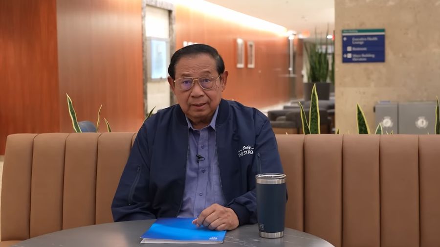 Presiden ke-6 RI Susilo Bambang Yudhoyono (SBY) menyampaikan permintaan maaf karena tidak dapat merayakan Hari Ulang Tahun (HUT) ke-81 Kemerdekaan RI di Tanah Air pada 17 Agustus 2026. (YouTube/Susilo Bambang Yudhoyono)