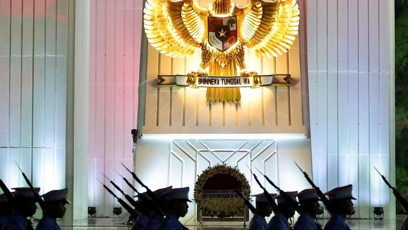 Presiden Prabowo SUbianto memimpin Ziarah Nasional dan Renungan Suci sebagai wujud penghormatan atas jasa para pahlawan bangsa dalam memperjuangkan kemerdekaan. (Dok. Sekretariat Presiden)