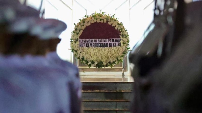 Presiden Prabowo SUbianto memimpin Ziarah Nasional dan Renungan Suci sebagai wujud penghormatan atas jasa para pahlawan bangsa dalam memperjuangkan kemerdekaan. (Dok. Sekretariat Presiden)