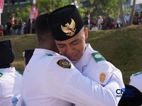 Sejumlah Pasukan Pengibar Bendera Pusaka (Paskibraka) berjalan usai sukses mengibarkan bendera pada Upacara HUT ke-81 Kemerdekaan RI di Plaza Seremoni IKN, Penajam Paser Utara, Kalimantan Timur, Senin (17/8/2026). (CNBC Indonesia/Tias Budiarto)