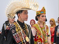 Wakil Presiden (Wapres) Gibran Rakabuming dan Ibu Selvi Gibran Rakabuming menghadiri Upacara Peringatan Detik-Detik Proklamasi di halaman Istana Merdeka, Jakarta, pada Senin (17/08/2026). Didampingi kedua putra-putrinya, Wapres dan Ibu Selvi nampak m