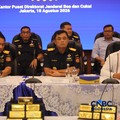Direktur Jenderal Bea dan Cukai, Djaka Budhi Utama saat menghadiri konferensi pers Penindakan Ekspor 22 Kg Emas Batangan di Kantor Pusat Bea Cukai, Jakarta, Selasa (18/8/2026). (CNBC Indonesia/Faisal Rahman)