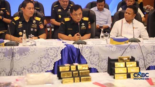 WN China Nyaris Selundupkan 22 Kg Emas ke Hong Kong, Ini Modusnya!